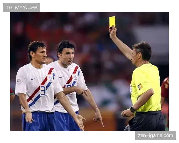 裁判出牌标准如何影响犯规判罚的统一性与争议？