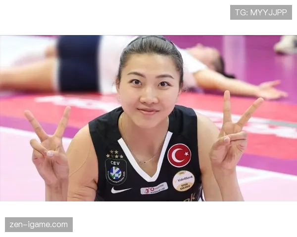 袁心玥家里那泳池到底有多豪，估计普通人连边都摸不到吧