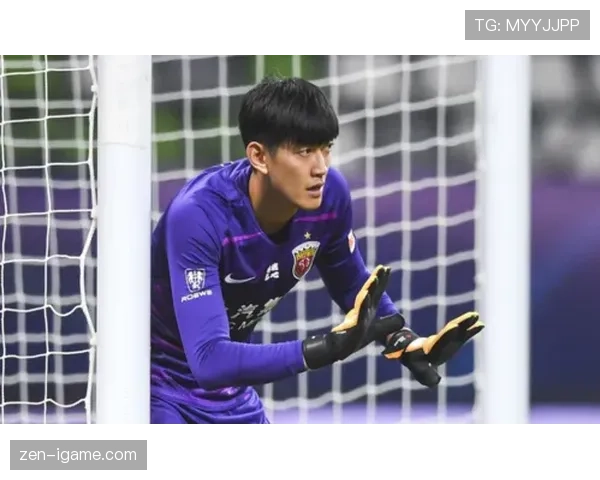 颜骏凌扑球像拼命三郎，朋友圈里那张坐着吃龙虾的照片把我看懵了